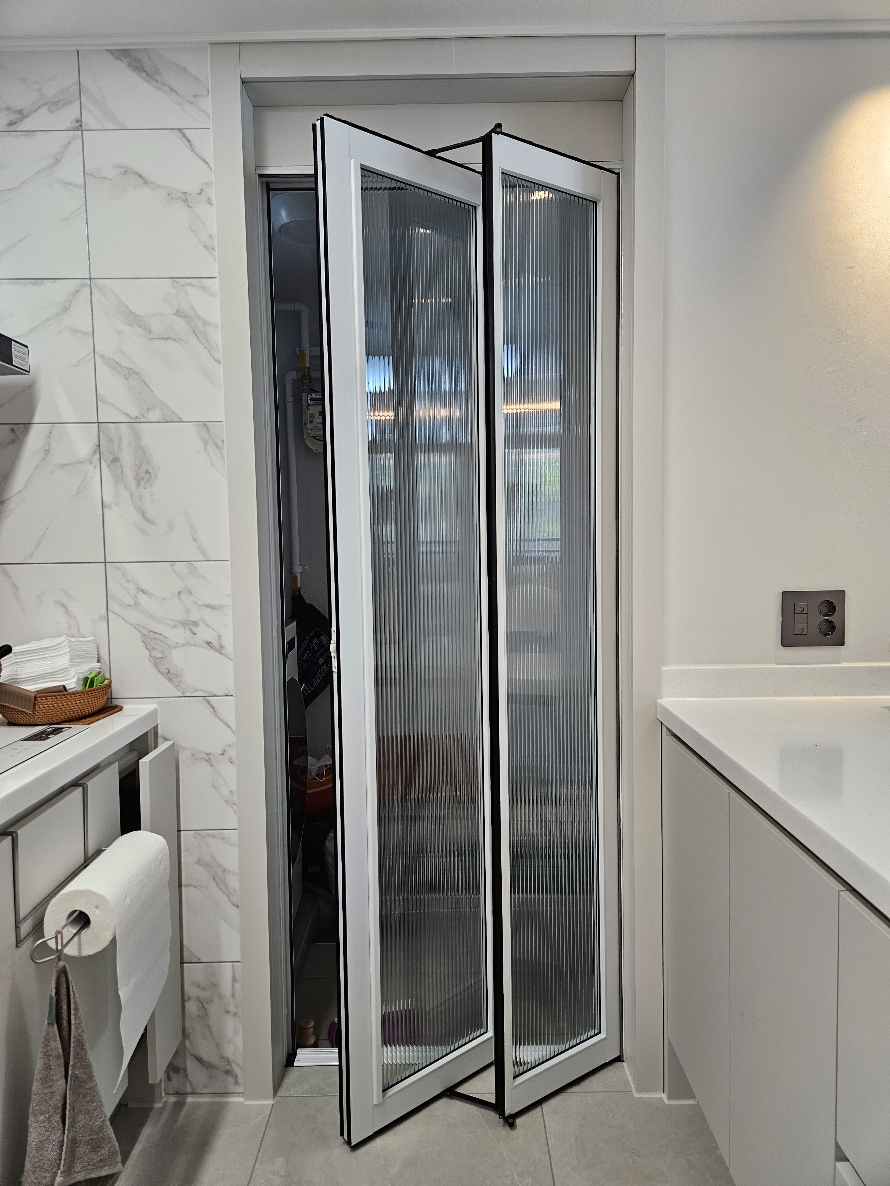 Dividing Door Technology for Smarter Space Use